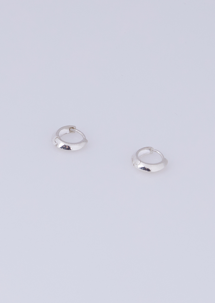 soft edged one-touch earring